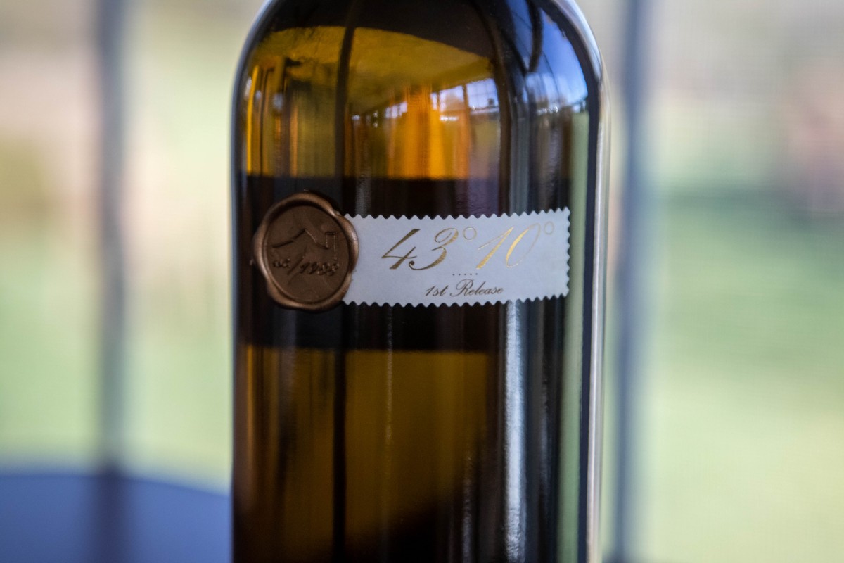 Balducci Vineyards' 4310 wine label close-up