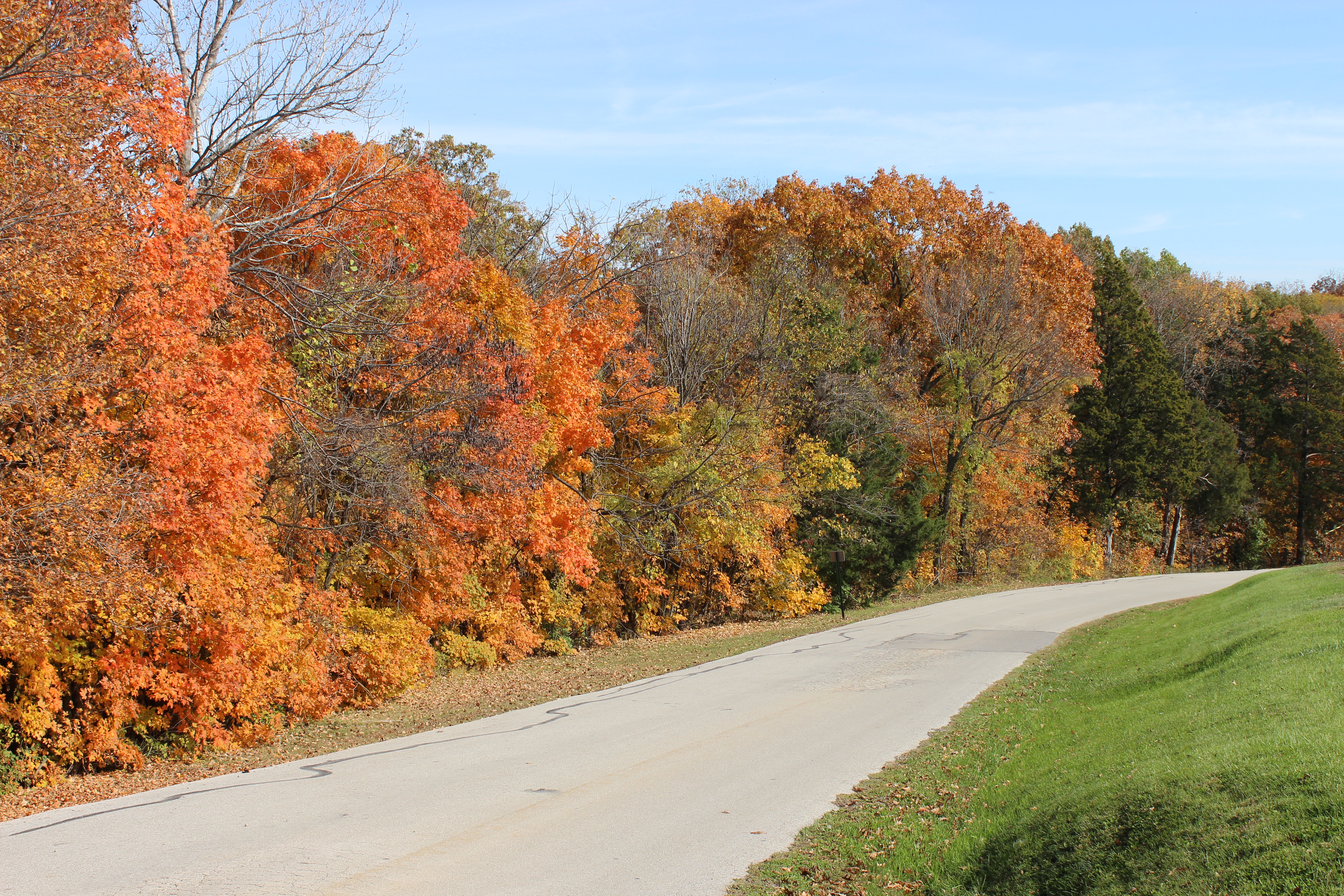 Fall Drives in Missouri Wine Country You Must See to Believe