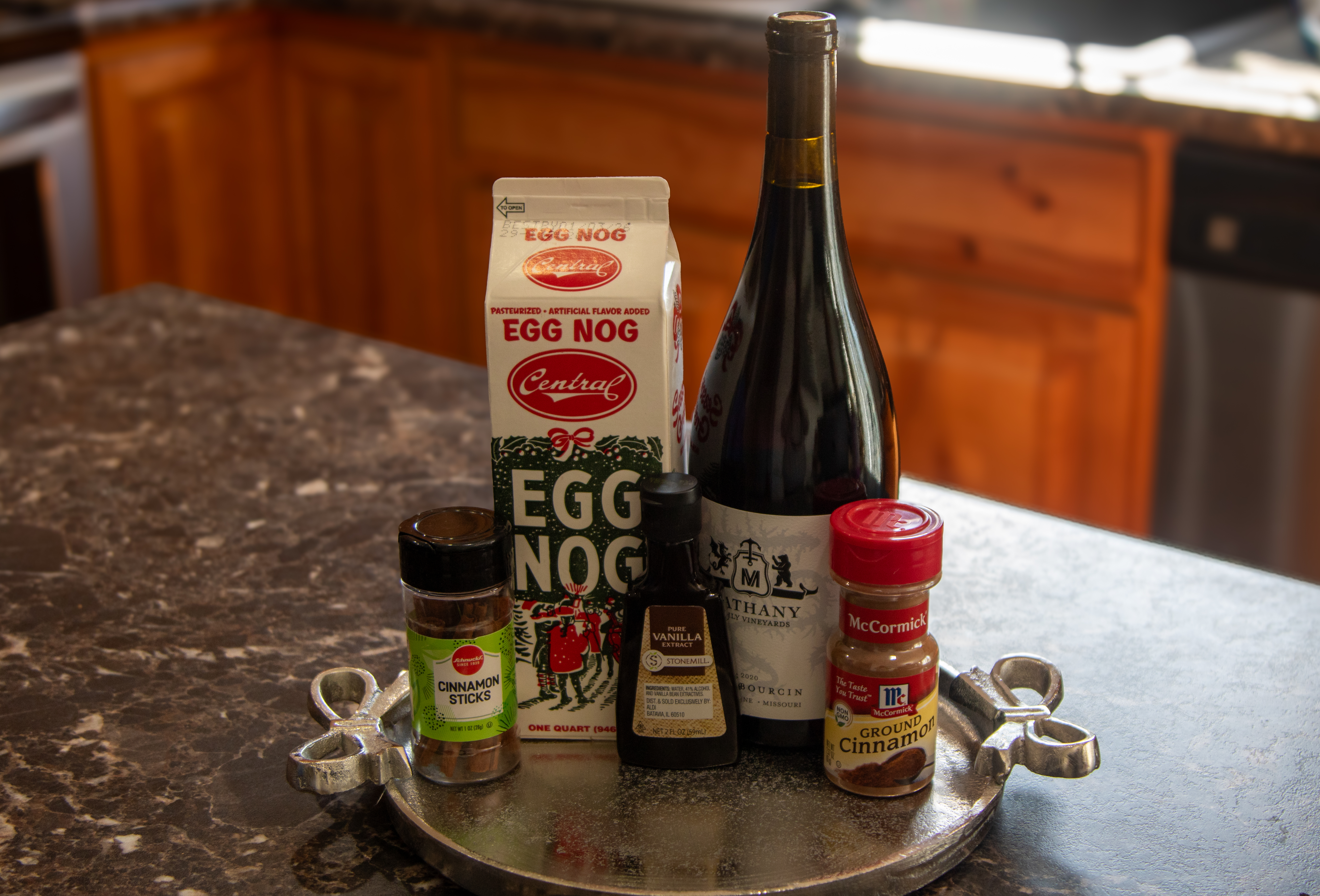 Ingredients: 1 cup Missouri Chambourcin  3 cups eggnog  1 Tbsp vanilla  1 tsp cinnamon  Garnish with cinnamon stick